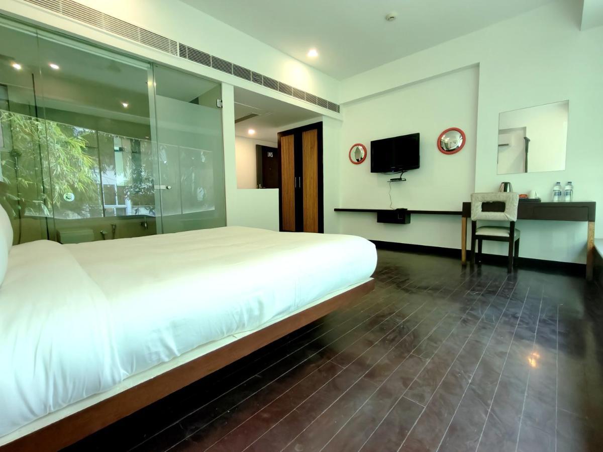 The Sky Imperial Hotel Yahvi Vadodara Dış mekan fotoğraf